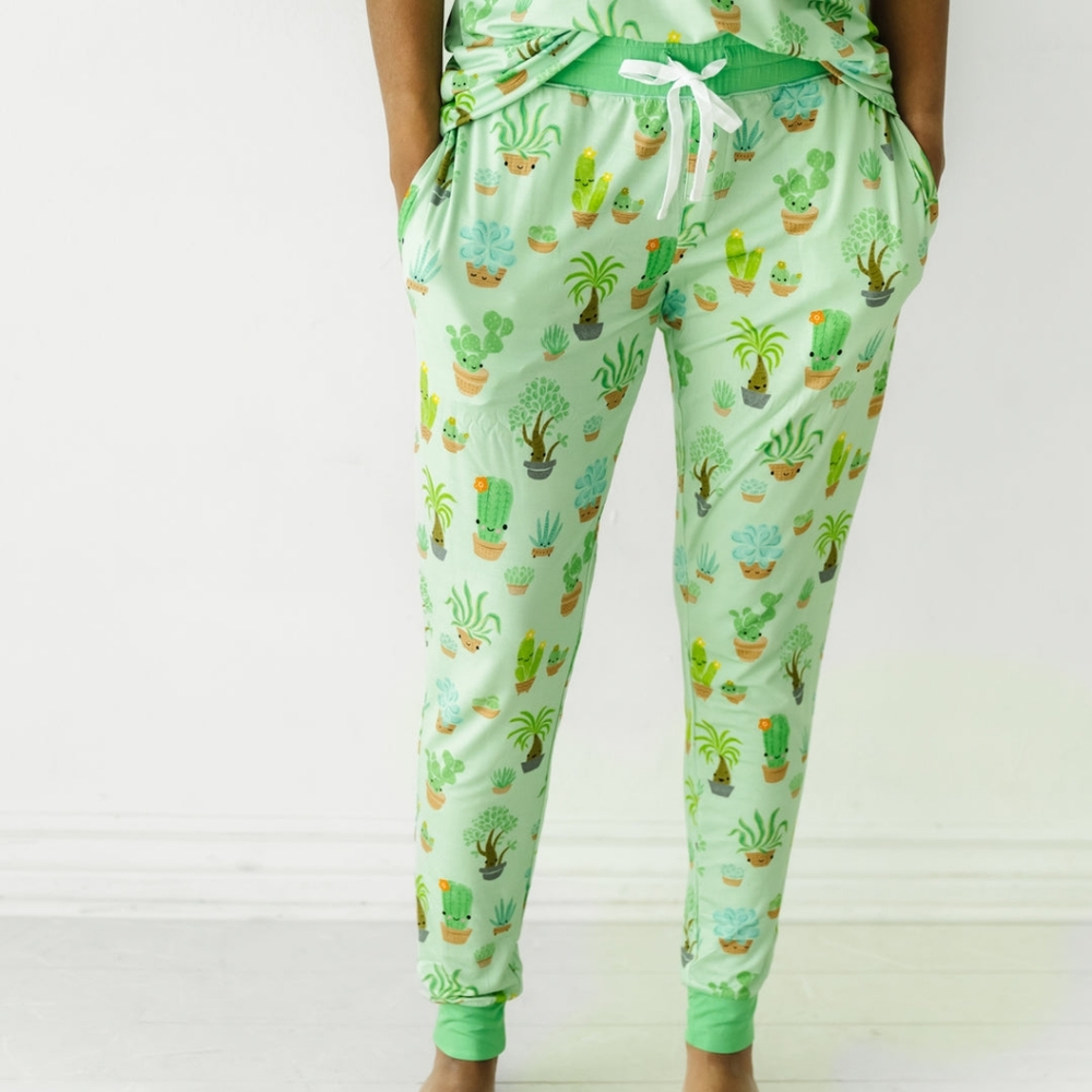 Little Sleepies Succulent Women's Joggers XS NEW NWT NIB - Picture 1 of 2